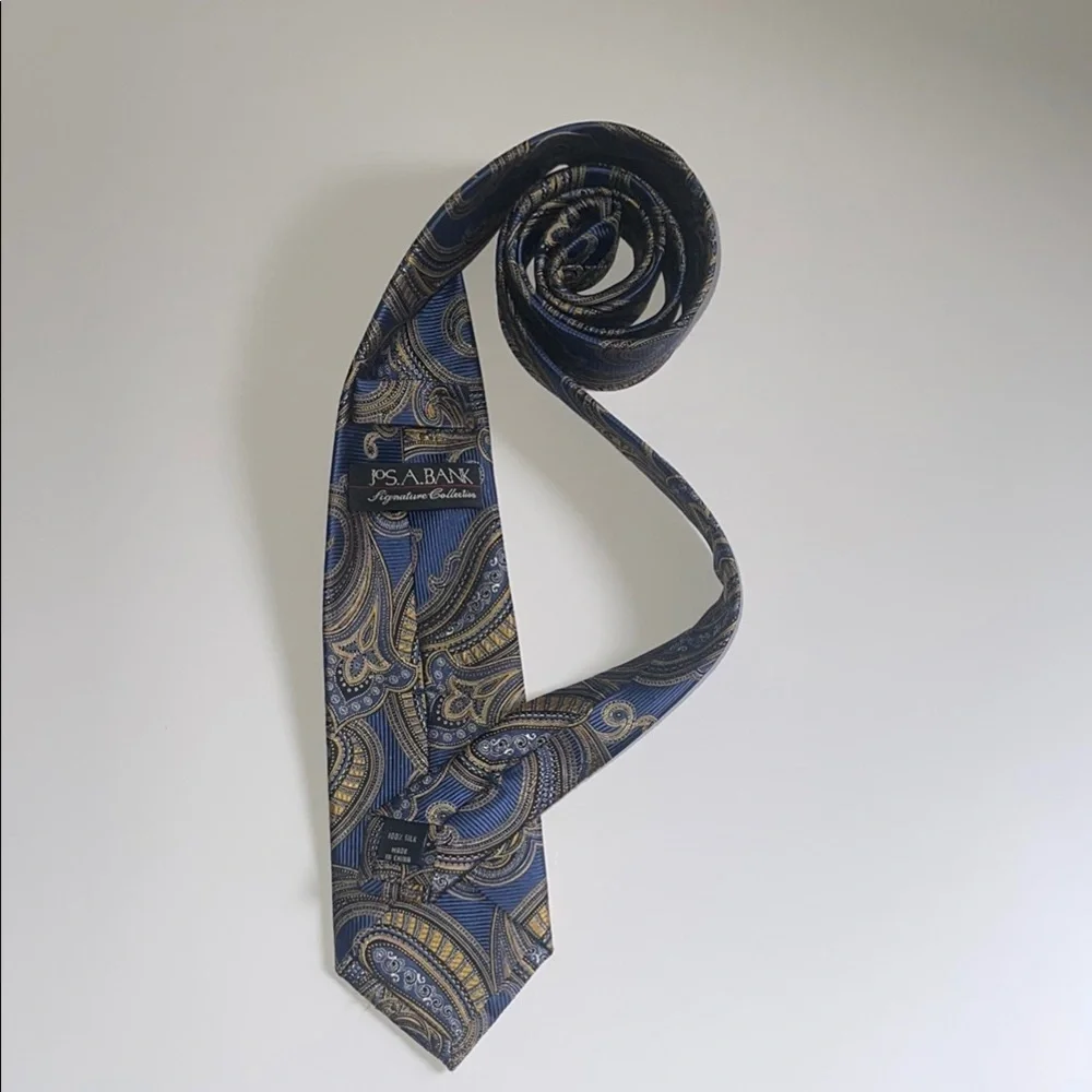 JOS. A. BANK Blue Gold Paisley Silk Tie Hand Made In China W: 3.5
